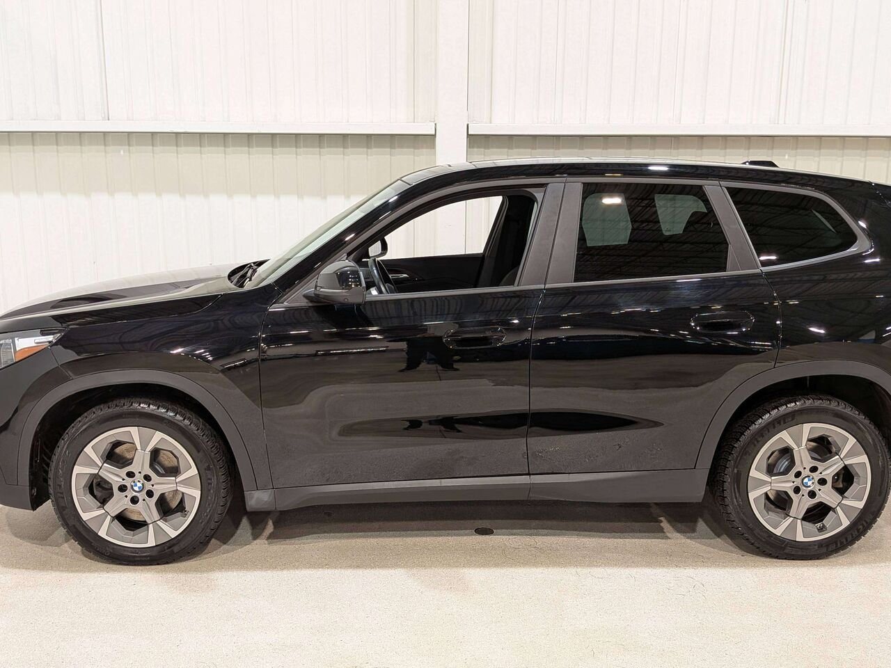 2024 BMW X1 xDrive28i Sports Activity Vehicle Black Val-David - photo #4