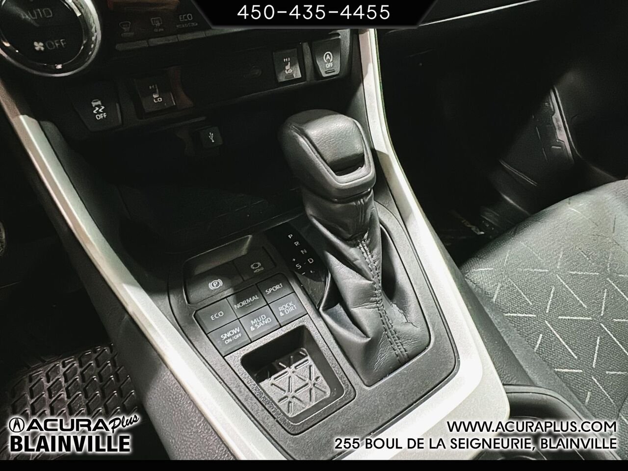 2021 Toyota RAV4 Black Blainville - photo #13