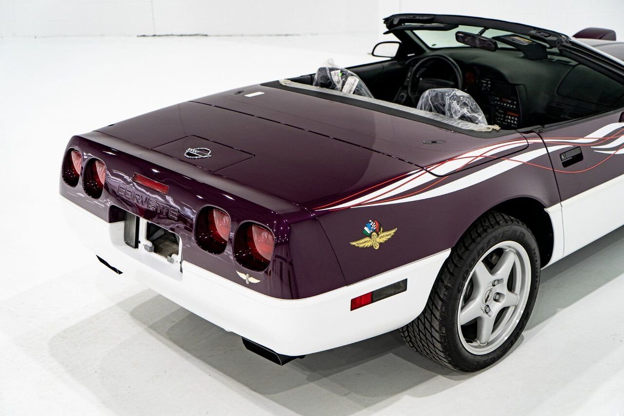 1995 Chevrolet Corvette *PRIX EN USD* RPO Z4Z PACE CAR PRESENTED IN DELIVERY PACKAGING WITH ONLY 192MILES (307KM) FROM NEW White Montreal - photo #76