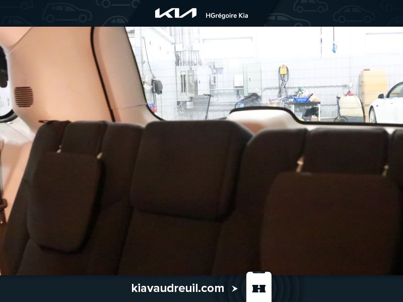 2017 Dodge GR Caravan Blue Laval - photo #13