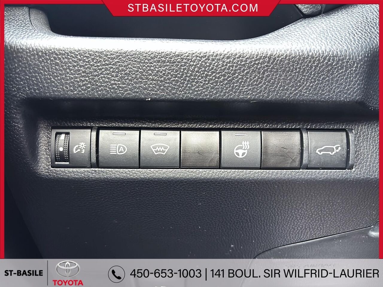 2024 TOYOTA RAV4 Blue Saint-Basile-le-Grand - photo #21