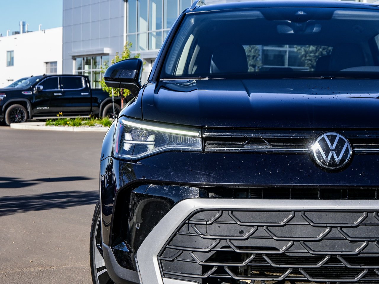 2025 Volkswagen Taos Comfortline 4MOTION Black Sherwood Park - photo #5