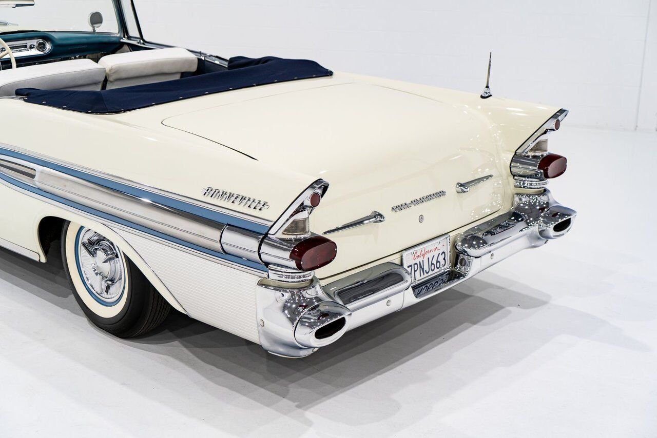 Pontiac Bonneville *PRICE IN USD* Fuel injected 347/315HP 1 of 630 produced 1957 Blanc Montréal - photo #27