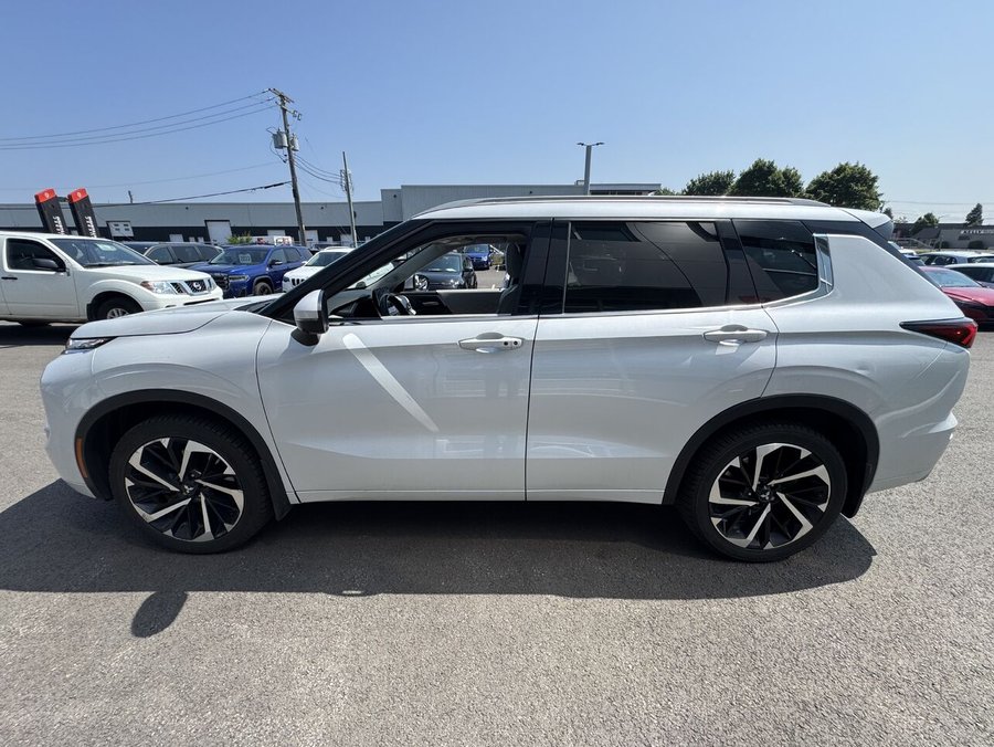 Mitsubishi Outlander GT S-AWC, Toit pano, Système de son premium 2024 Blanc