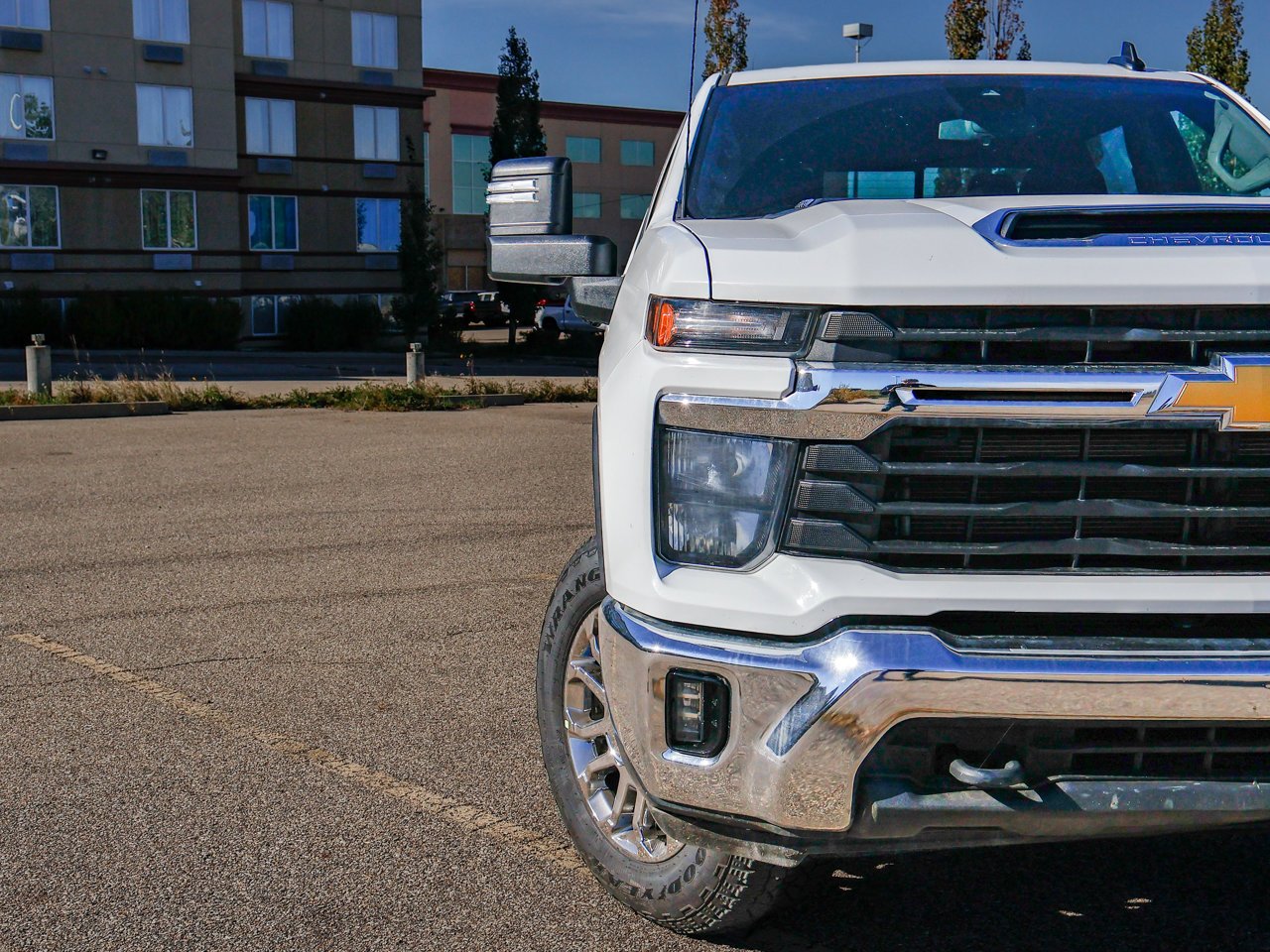 2024 Chevrolet Silverado 3500HD 4WD Crew Cab 159 LT White Sherwood Park - photo #5