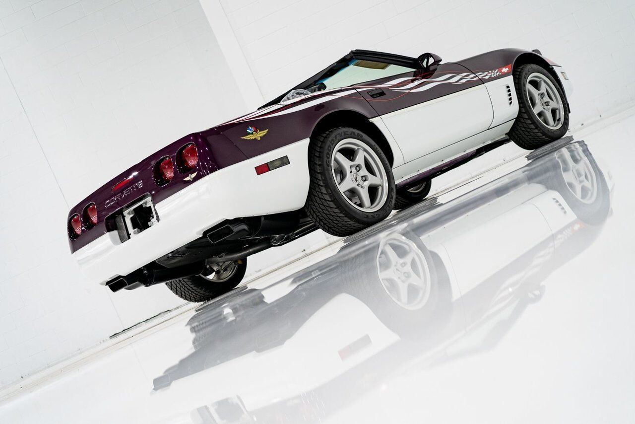 1995 Chevrolet Corvette *PRIX EN USD* RPO Z4Z PACE CAR PRESENTED IN DELIVERY PACKAGING WITH ONLY 192MILES (307KM) FROM NEW White Montreal - photo #75