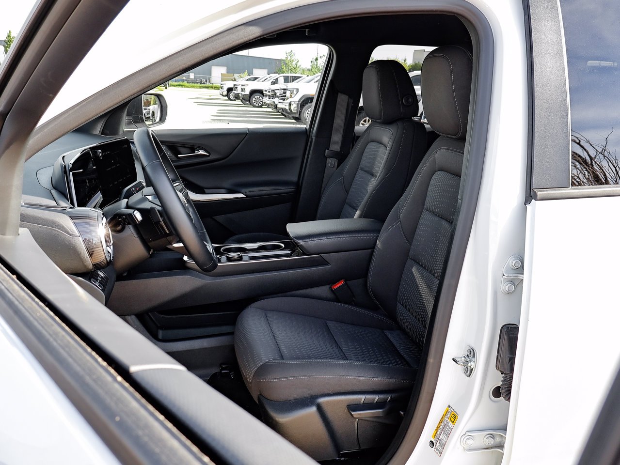2026 Chevrolet Equinox AWD 4dr LT w/2LT White Sherwood Park - photo #15
