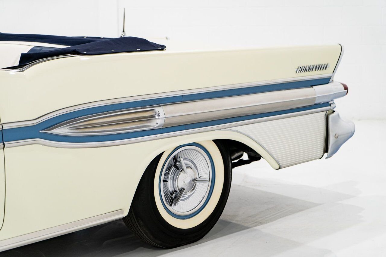 Pontiac Bonneville *PRICE IN USD* Fuel injected 347/315HP 1 of 630 produced 1957 Blanc Montréal - photo #38