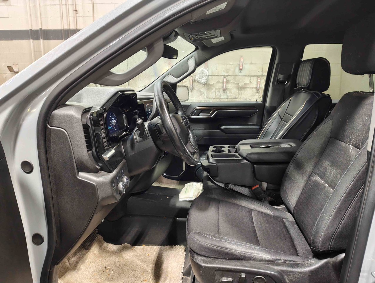 2024 Chevrolet Silverado 1500 4WD Crew Cab 147 RST Grey Sherwood Park - photo #7
