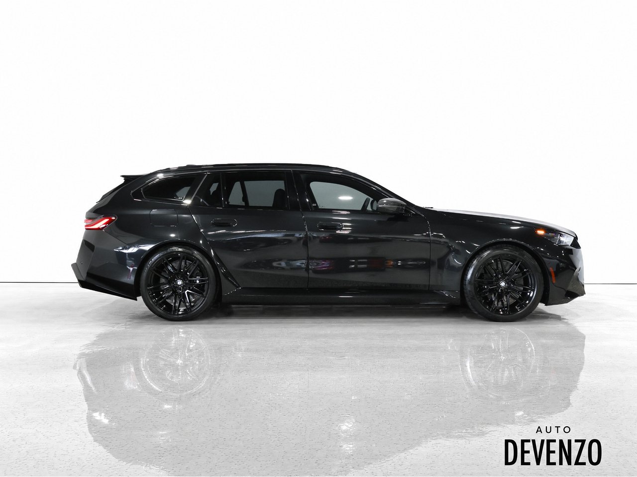 BMW M5 2027 Noir Saint-Eustache - photo #1