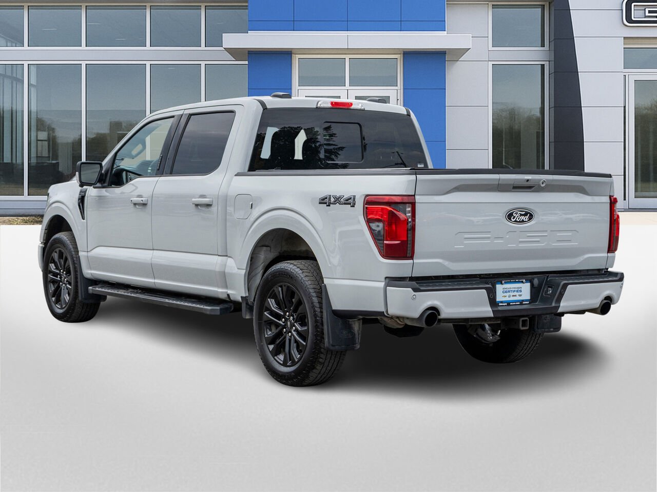 Ford F-150 XLT cabine SuperCrew 4RM caisse de 5,5 pi 2024 Gris Châteauguay - photo #3