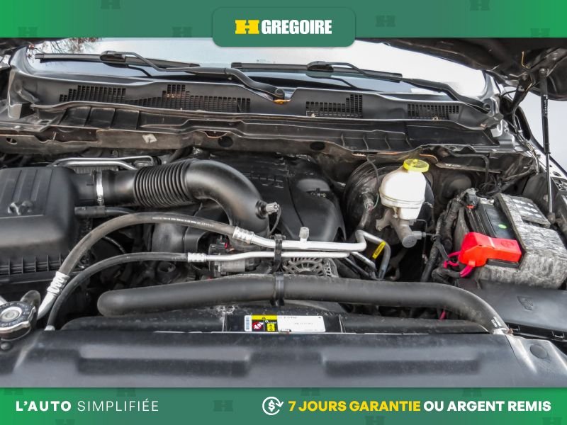 2019 Ram 1500 Grey Saint-Eustache - photo #30