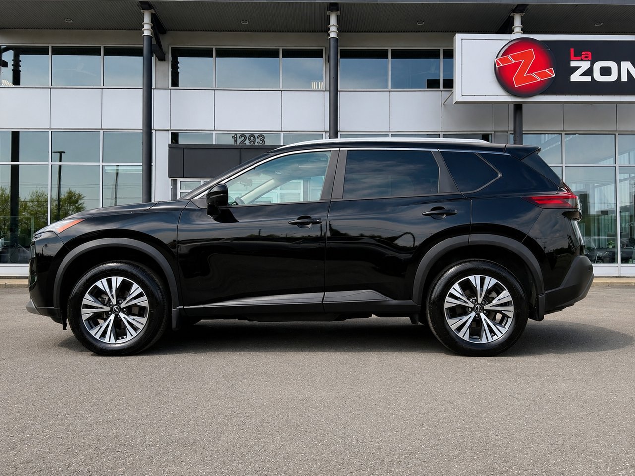 2023 Nissan Rogue SV Midnight Black Granby - photo #2
