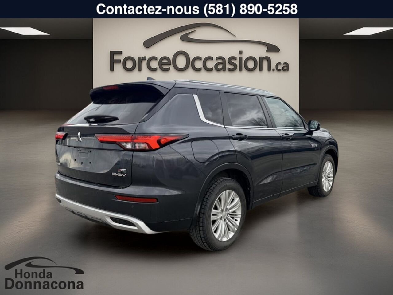 2025 Mitsubishi Outlander Plug-In Hybrid Silver  - photo #4