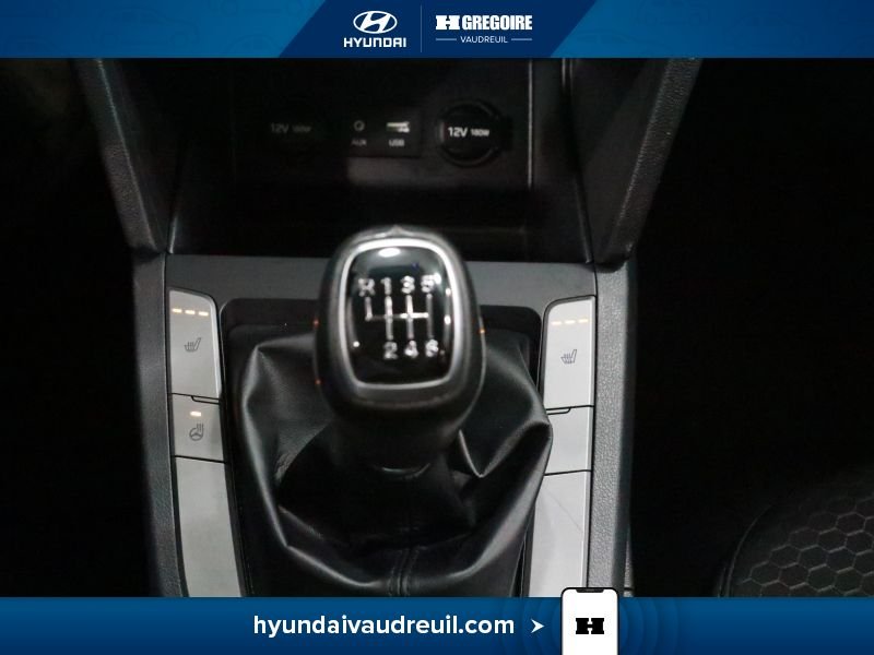 Hyundai Elantra 2019 Blanc Laval - photo #27