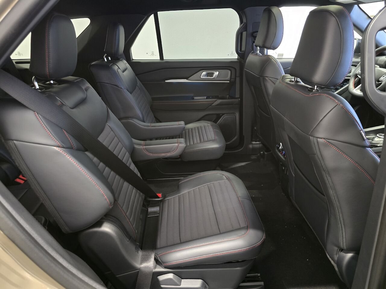 Ford Explorer 2027 Gris Saint-Eustache - photo #7