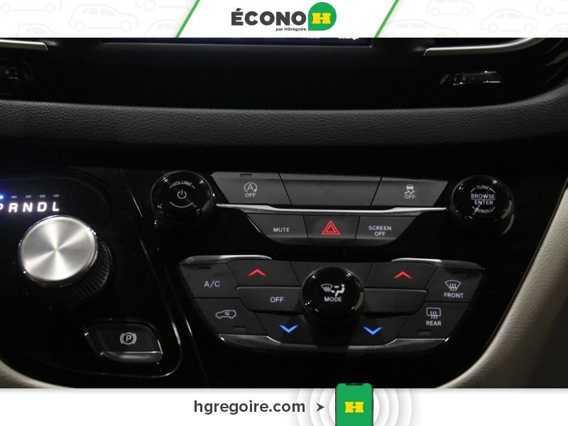 2021 Chrysler Grand Caravan Black Blainville - photo #20