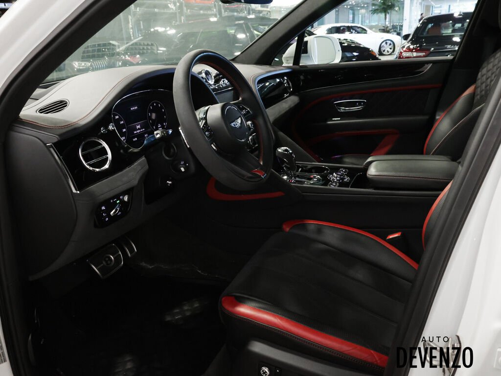 2021 Bentley Bentayga White Saint-Eustache - photo #14