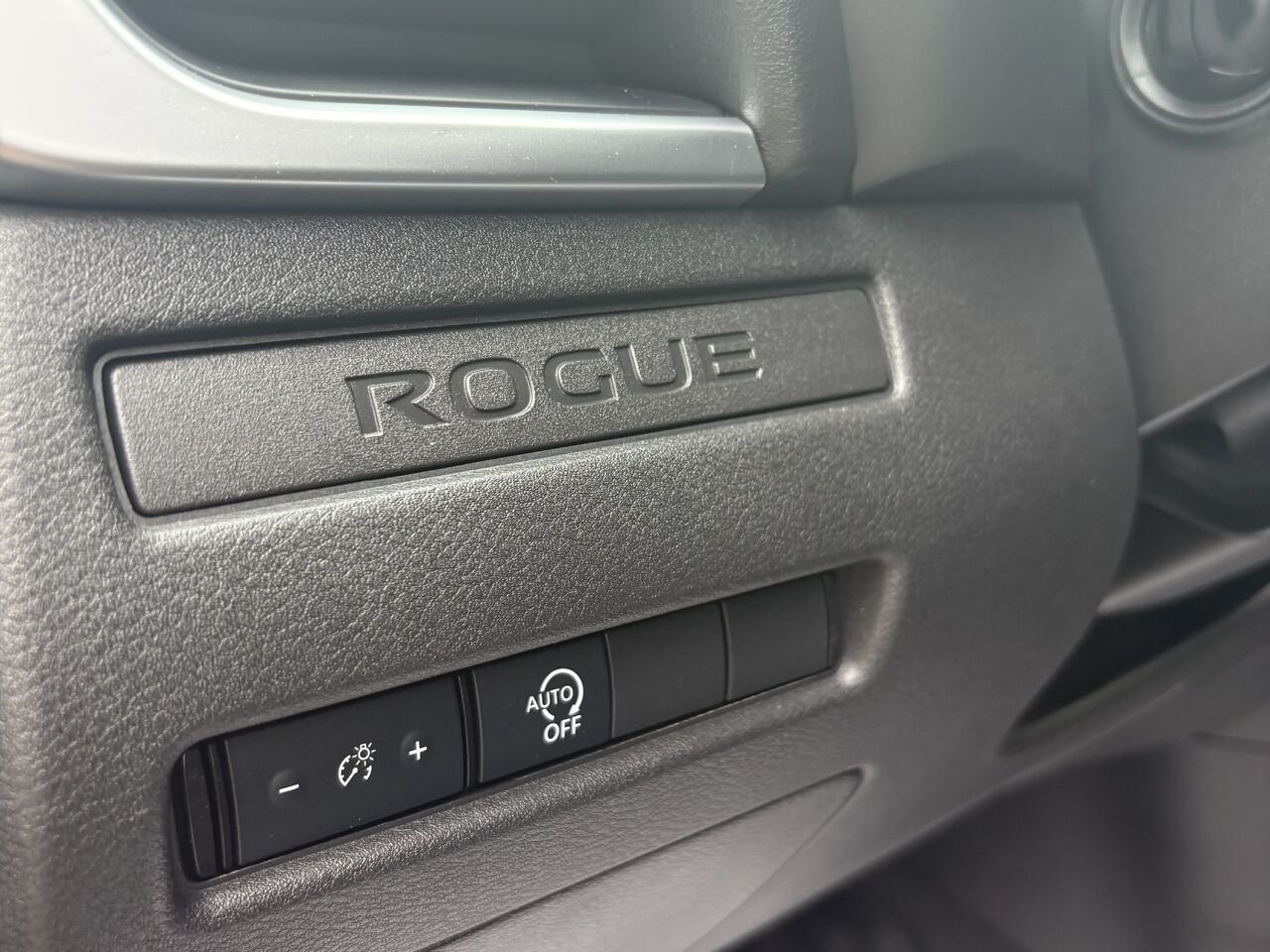 2024 Nissan Rogue S Black Mont-Laurier - photo #18