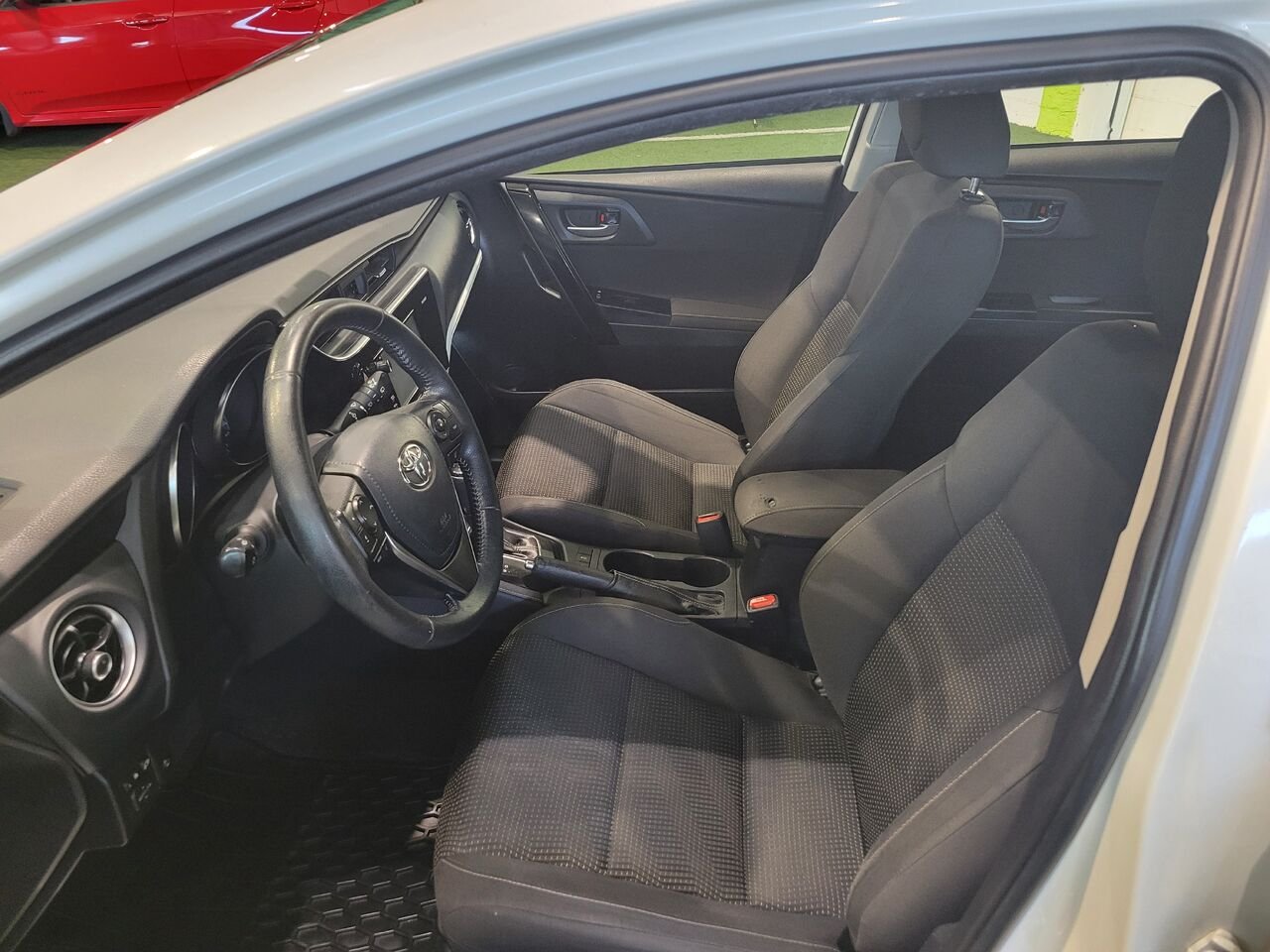 Toyota Corolla iM 2018 Blanc Longueuil, - photo #17