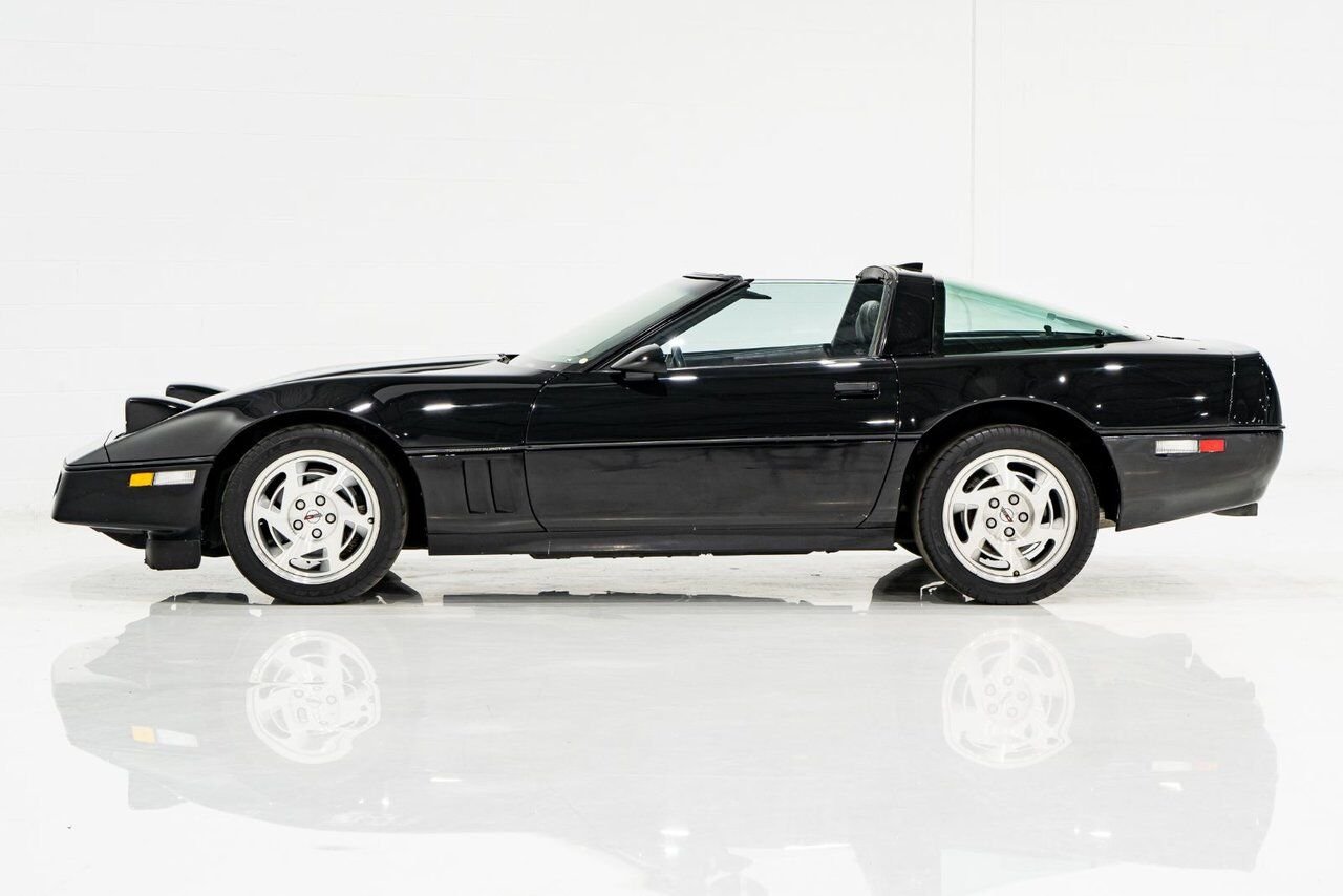 Chevrolet Corvette ZR1 | PRIX EN USD 1990 Noir Montréal - photo #23