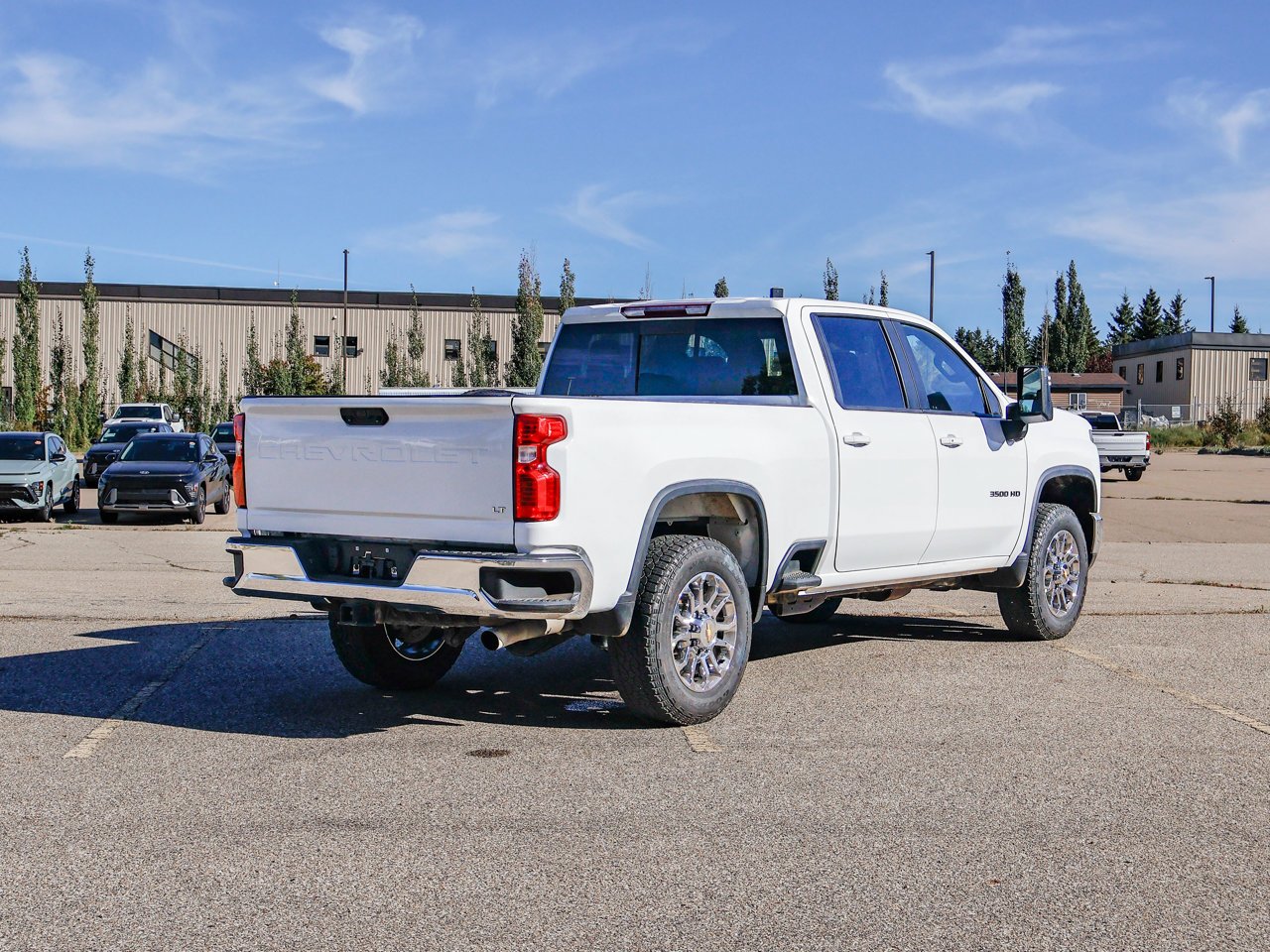 2024 Chevrolet Silverado 3500HD 4WD Crew Cab 159 LT White Sherwood Park - photo #12