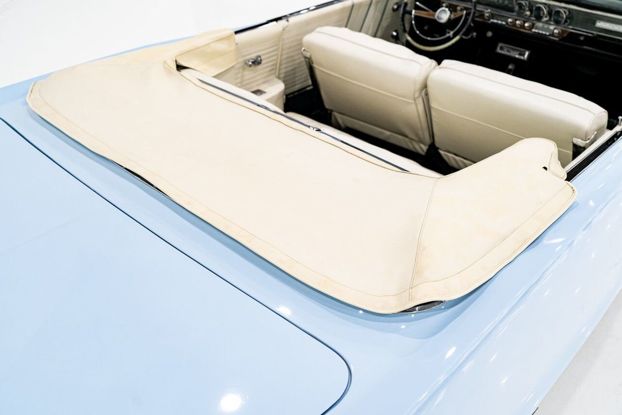 Pontiac Bonneville **PRICE IN USD** 1964 Bleu Montréal - photo #35