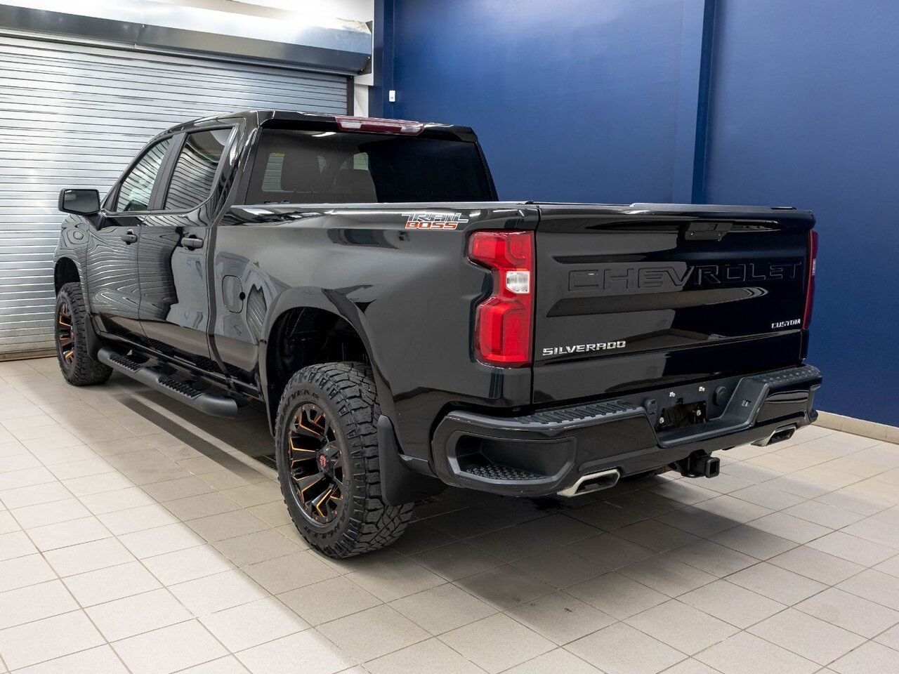 Chevrolet Silverado 1500 CUSTOM TRAIL BOSS CREW 4X4 V8 *CARPLAY* WIFI USB 2021 Noir Saint-Jérôme - photo #4