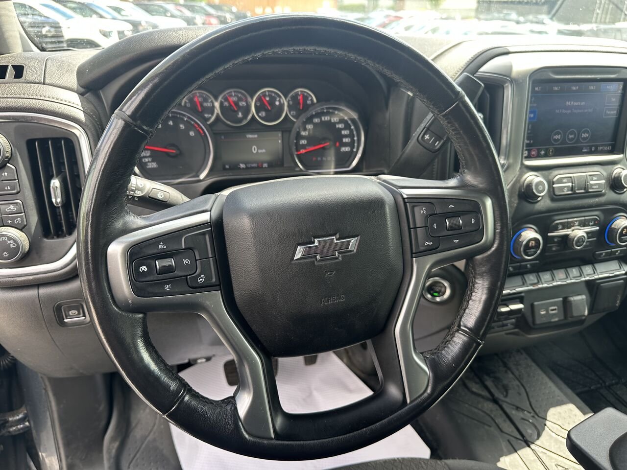 CHEVROLET SILVERADO K1500 RST RST cabine multiplace 4RM 157 po 2019 Bleu Gatineau - photo #4