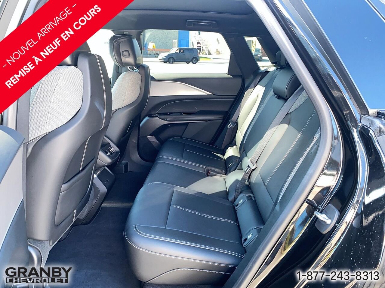 2024 Cadillac LYRIQ Tech 4 portes avec 1SA | G3889 Black Granby - photo #8