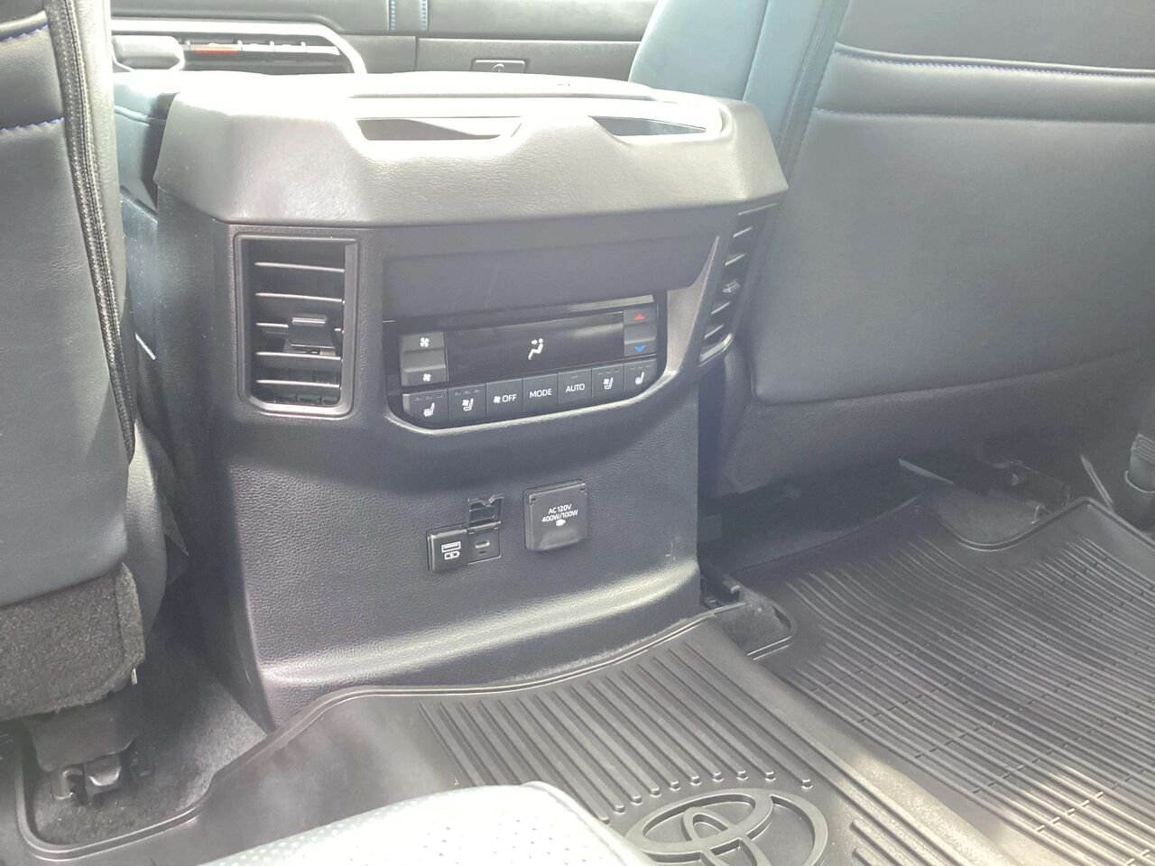 2025 Toyota Sequoia Grey Gatineau - photo #16