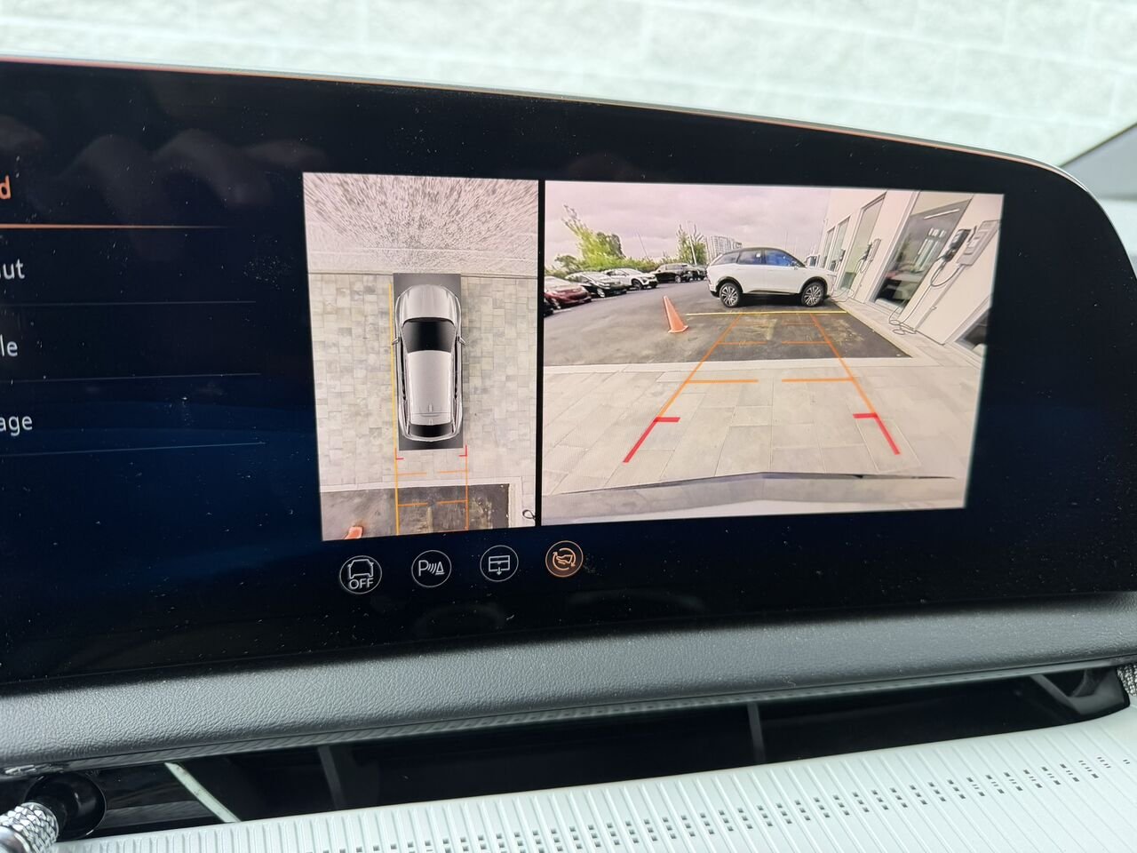 2025 Cadillac OPTIQ Sport AWD FINANCEMENT À PARTIR 3.99% Silver Laval - photo #24