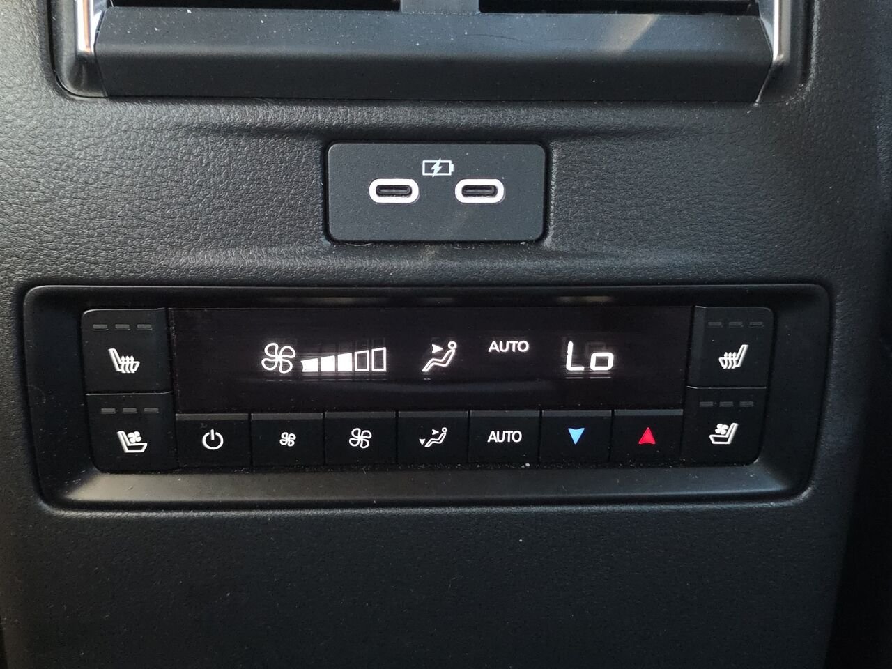 2026 Mazda CX-90 MHEV Signature TI Platinum Quartz Metallic Val-David - photo #20