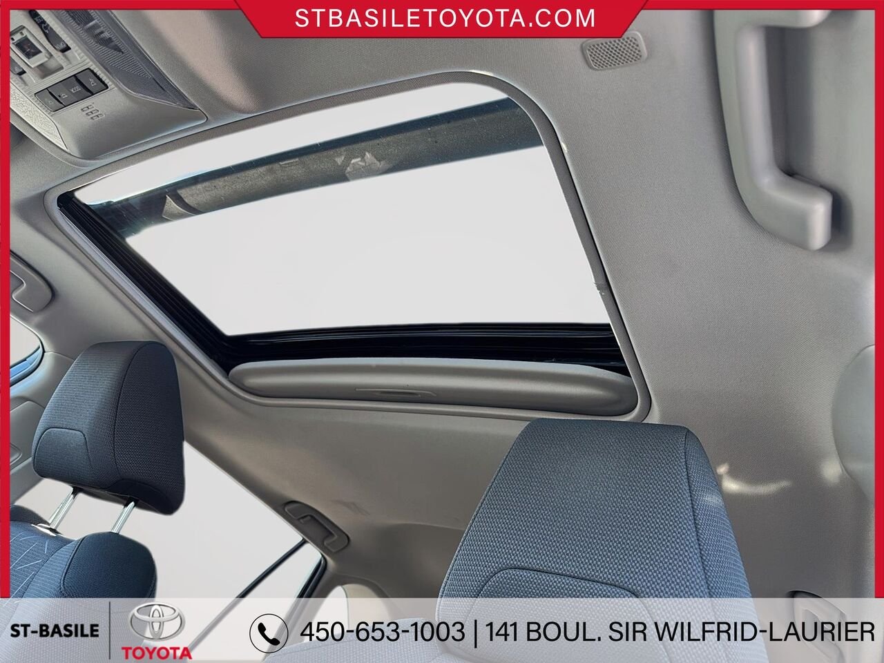 2024 TOYOTA RAV4 Blue Saint-Basile-le-Grand - photo #18