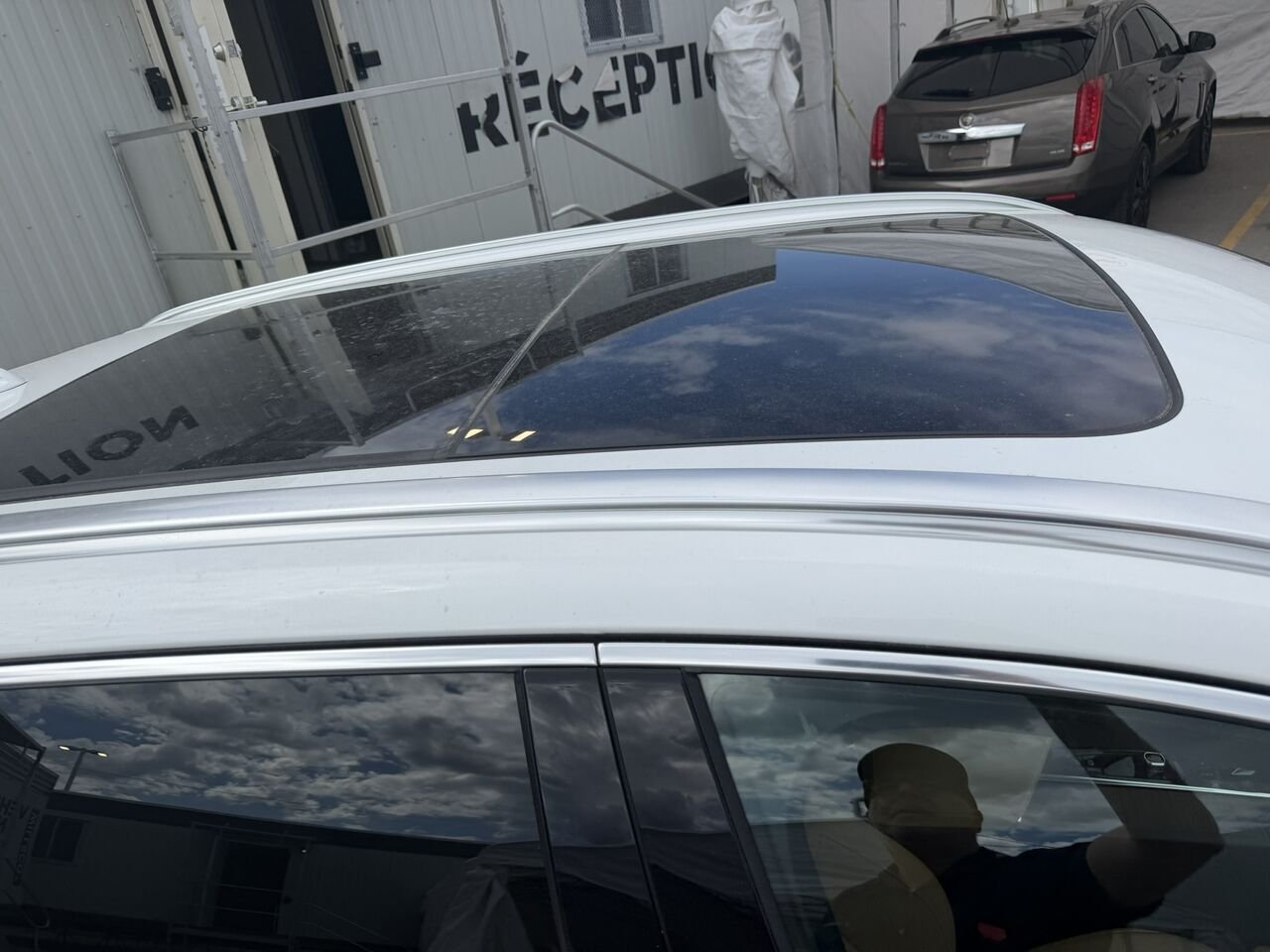 2023 Volvo XC60 B6 Ultimate AWD White Laval - photo #9