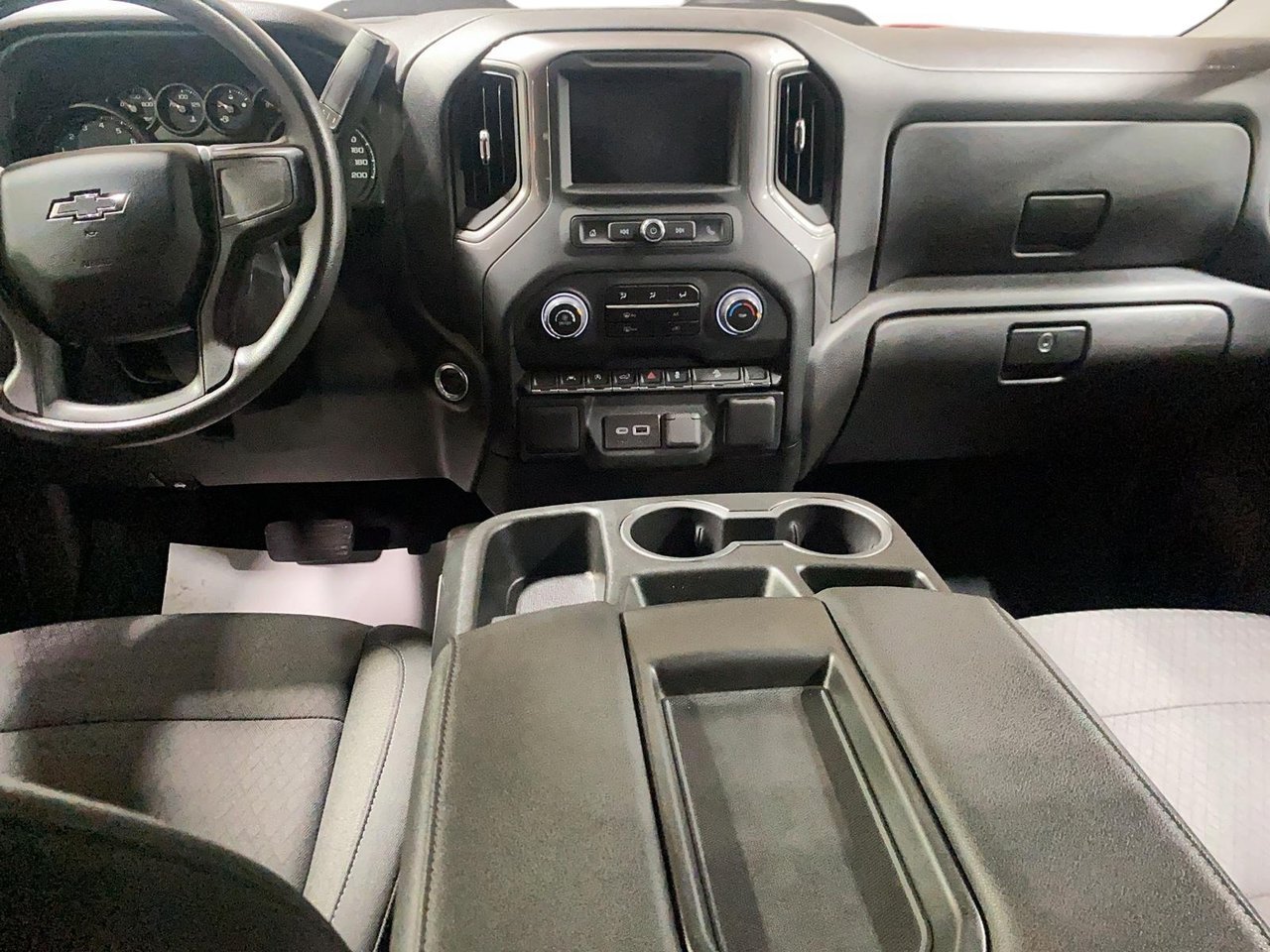 Chevrolet Silverado 1500 Custom Trail Boss 2024 Rouge Baie-Comeau - photo #9