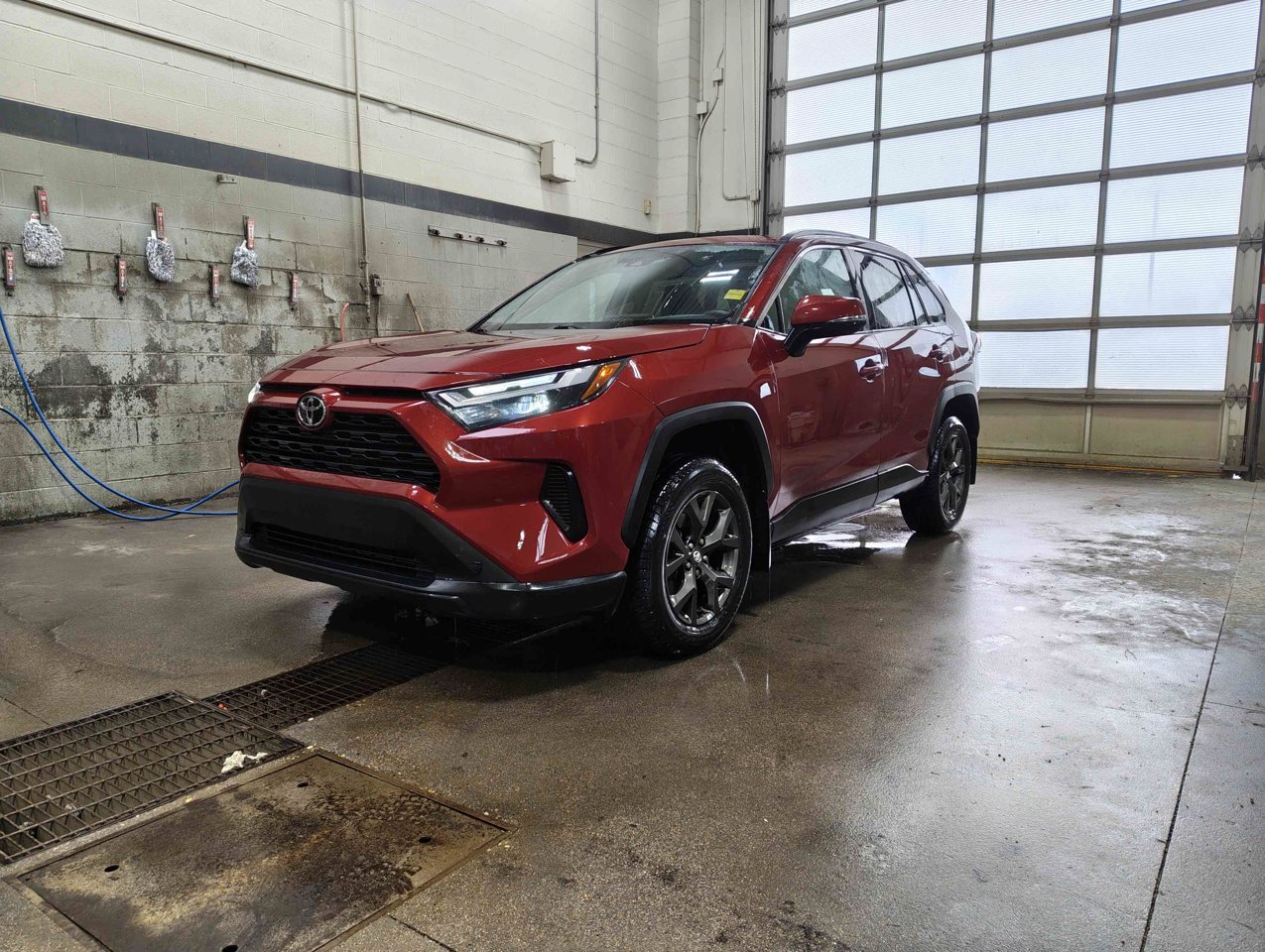 2022 Toyota RAV4 XLE AWD Red Sherwood Park - photo #3