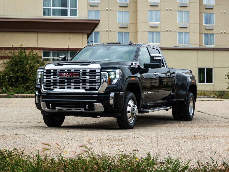 2024 GMC Sierra 3500HD Denali DRW 6.6L Duramax | Technology Package Black