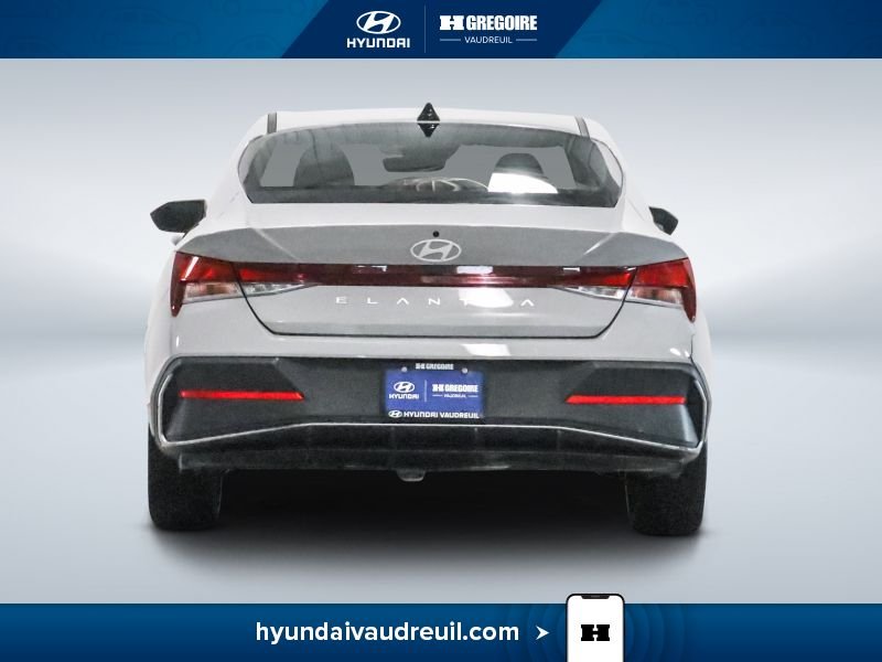 2024 Hyundai Elantra Grey Blainville - photo #8
