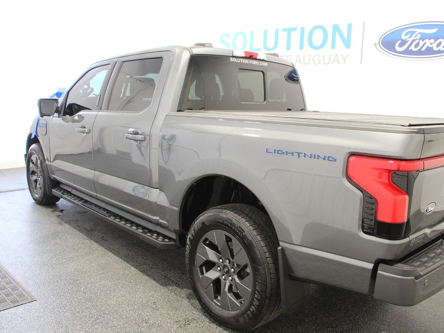 Ford F-150 Lightning LARIAT 2025 Gris