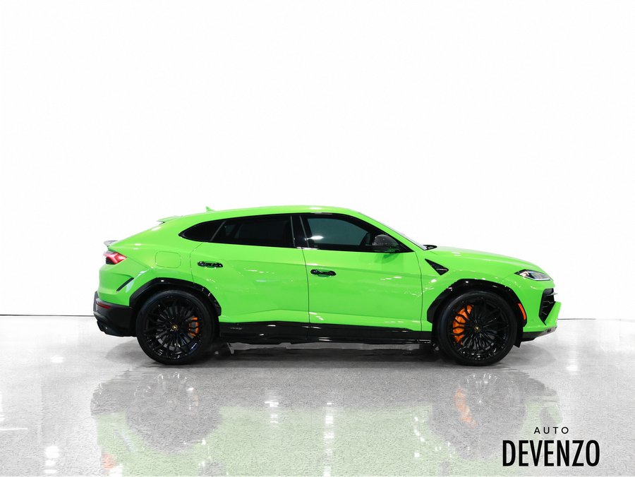2025 Lamborghini Urus SE Hybrid Green