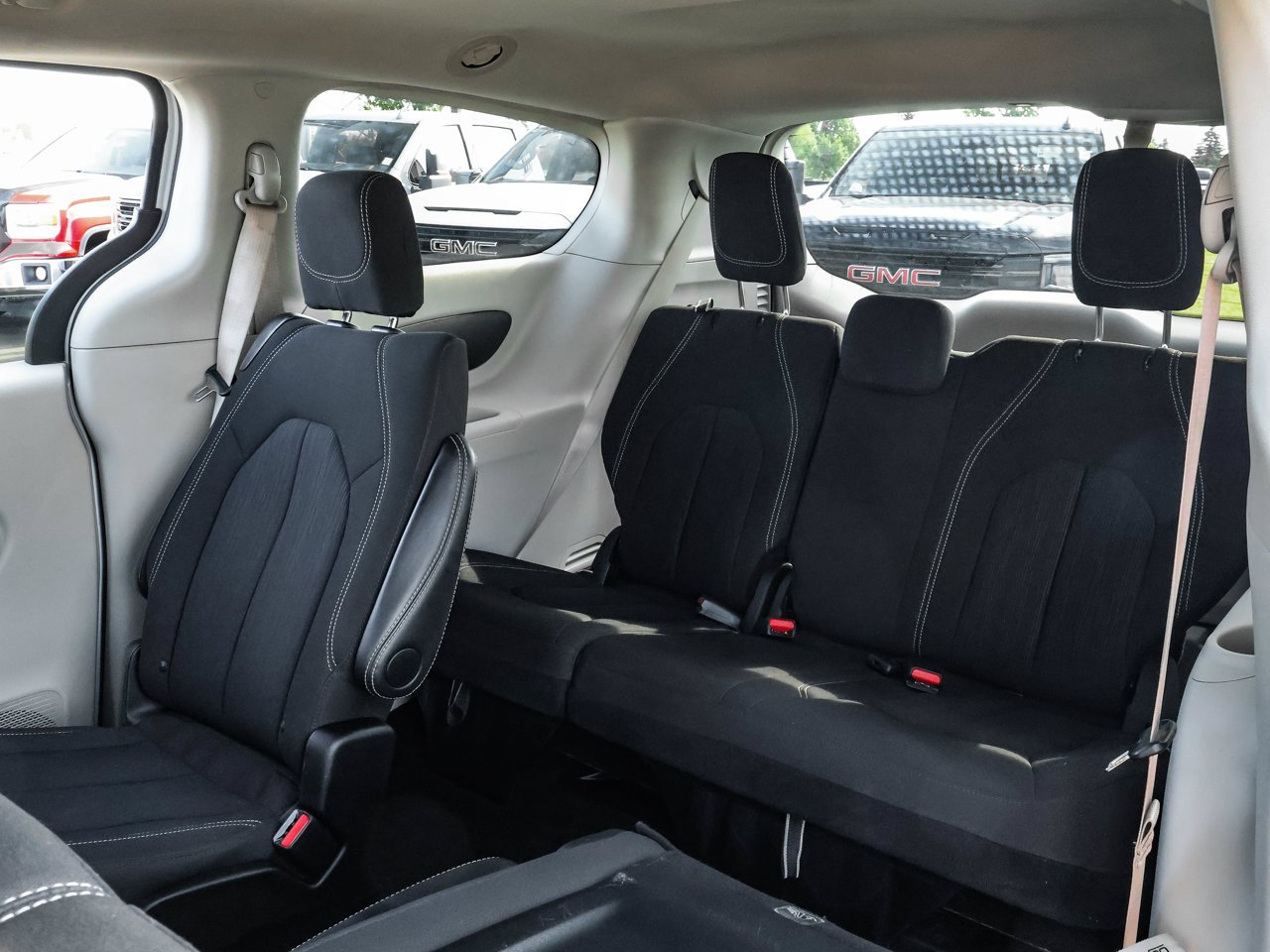 2024 Chrysler Grand Caravan SXT 2WD White Sherwood Park - photo #16