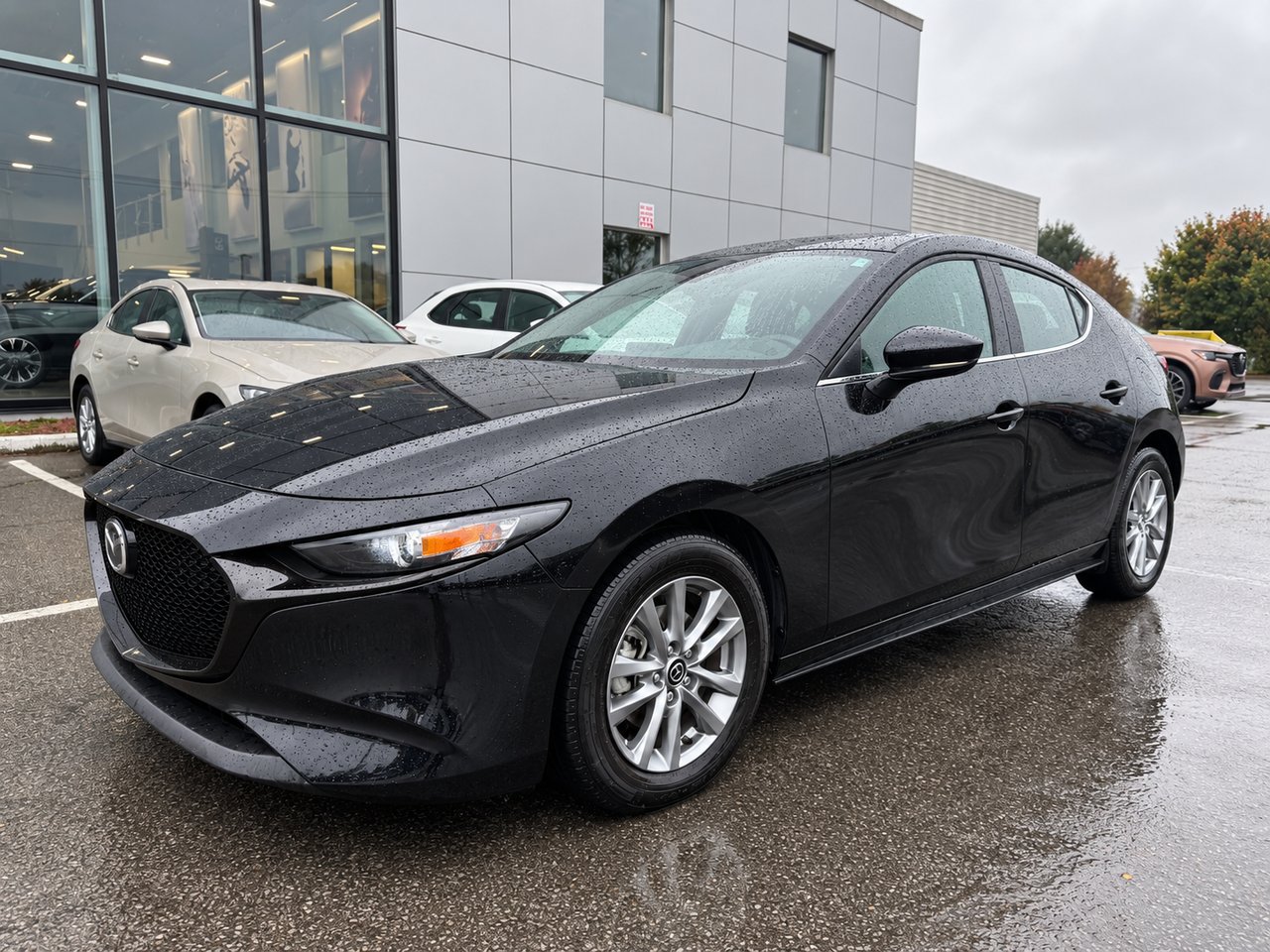 MAZDA 3 SPORT AUTOMATIQUE / APPLE CARPLAY ET ANDROID AUTO / BAS KILOMÉTRAGE 2025 Noir Châteauguay - photo #2
