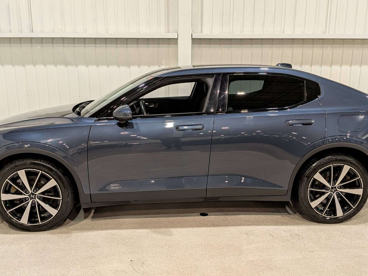 2022 Polestar 2 Long Range Dual Motor Grey Val-David - photo #4