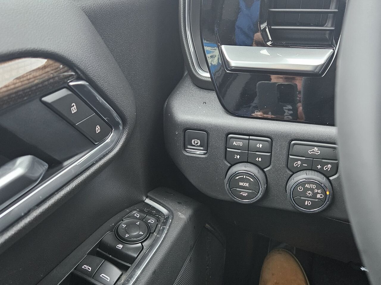 2026 Chevrolet Silverado 1500 RST cabine multiplace 4RM 157 po STERLING GREY METALLIC Thetford Mines - photo #10
