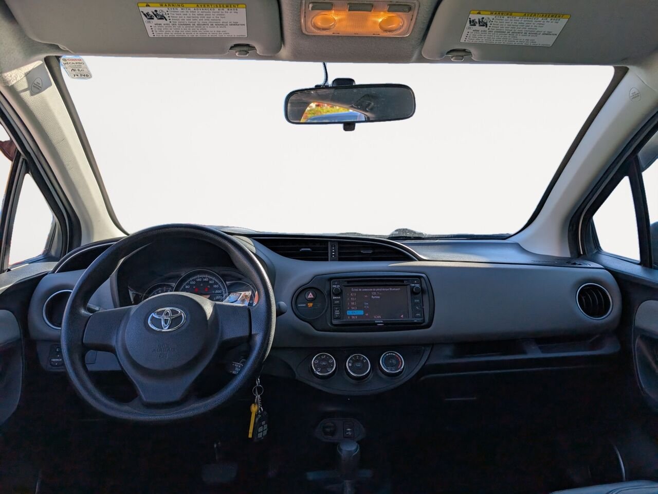 Toyota Yaris LE/AC/RÉGULATEUR DE VITESSE/VITRES ÉLECTRIQUES 2015 Blanc Sherbrooke - photo #13