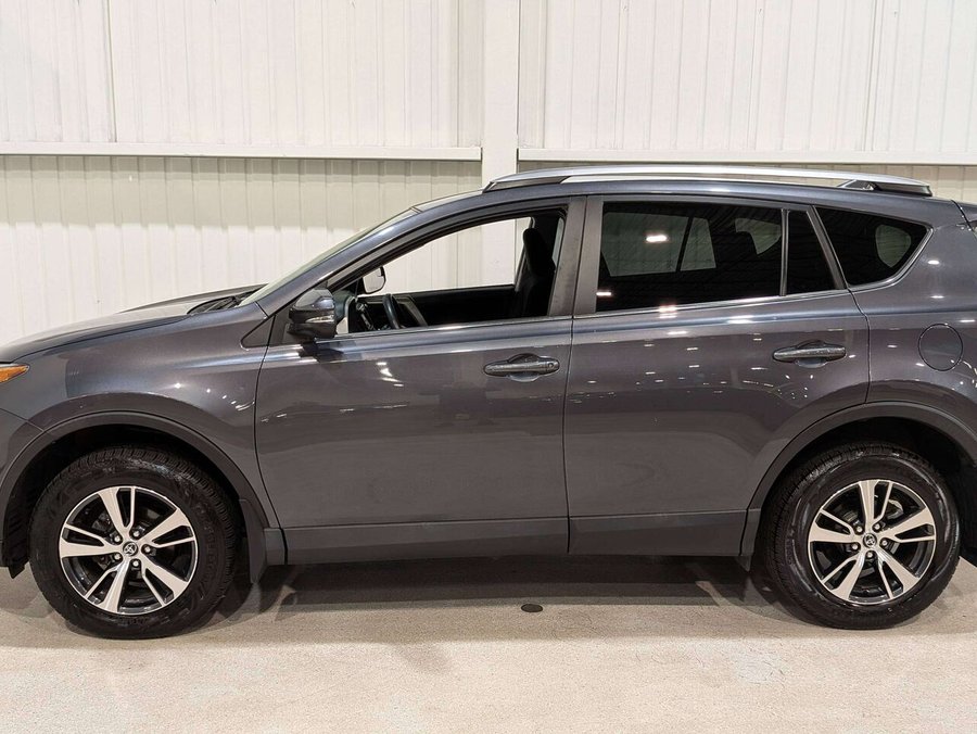 2018 Toyota RAV4 FWD LE Grey
