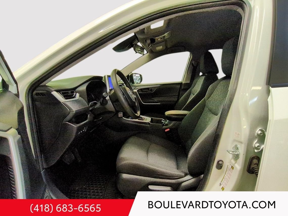 2024 Toyota RAV4 531704-48 | LE White Québec - photo #10