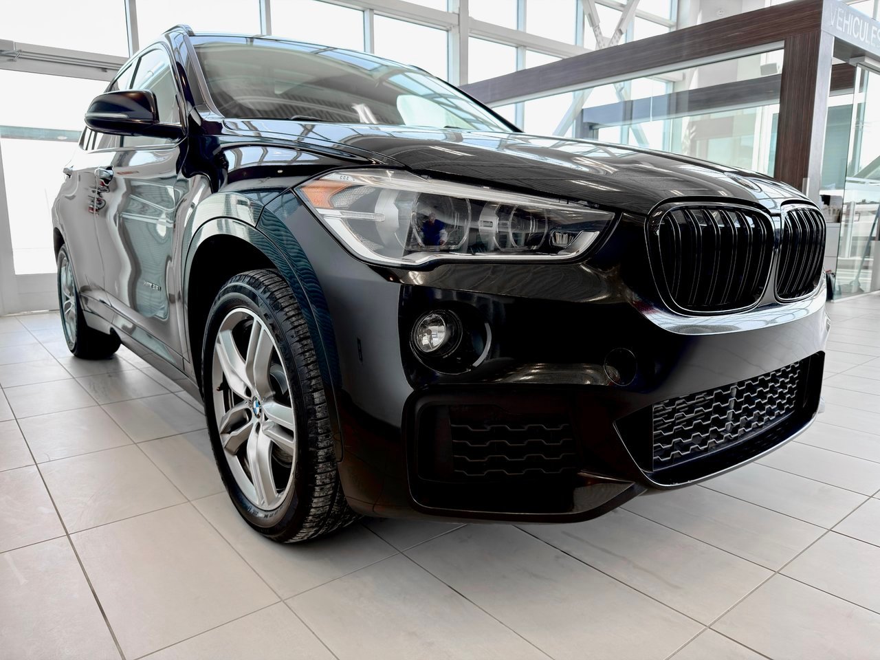 2017 BMW X1 Black Notre-Dame-des-Prairies - photo #5