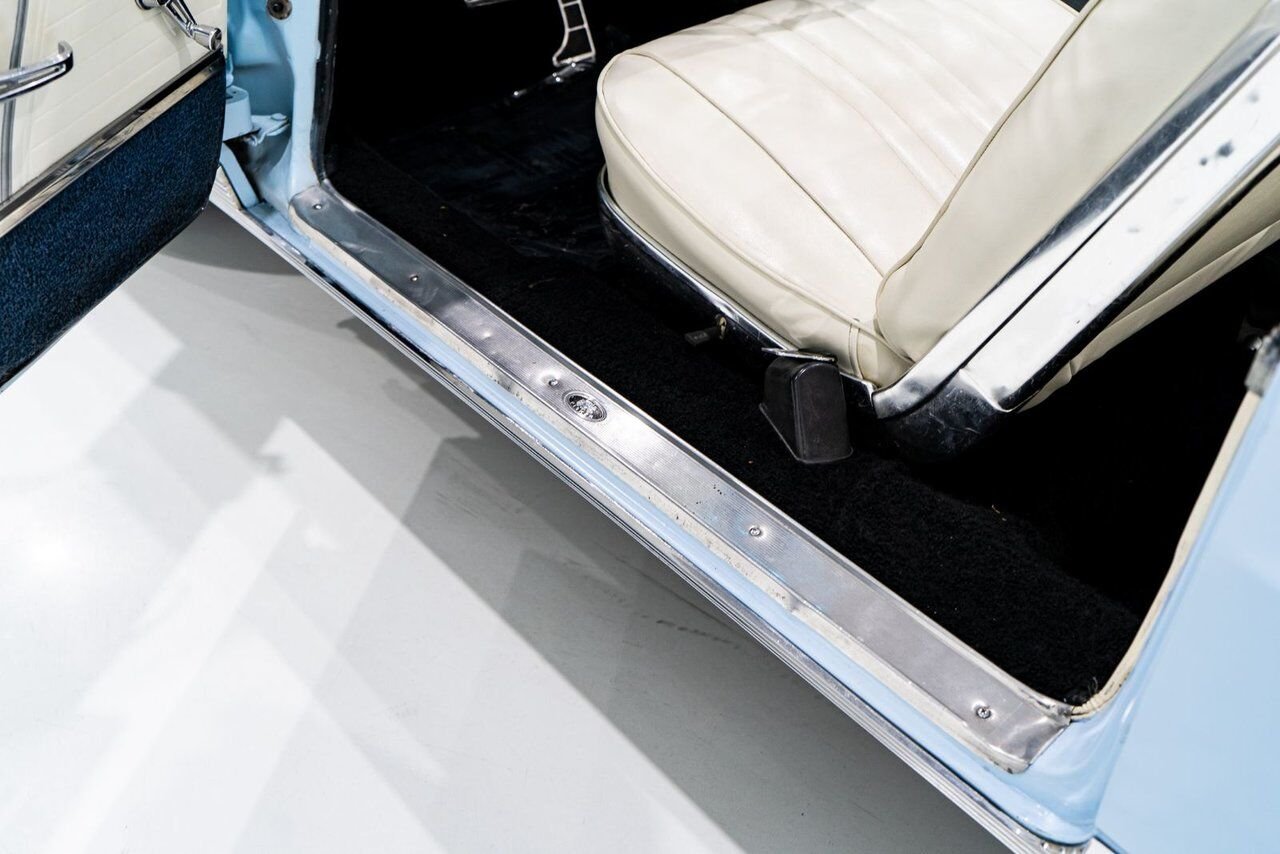 Pontiac Bonneville **PRICE IN USD** 1964 Bleu Montréal - photo #67